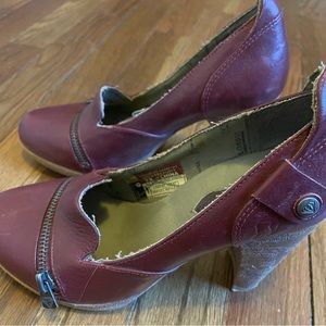 London Underground Leather Stacked Heel-Size 6